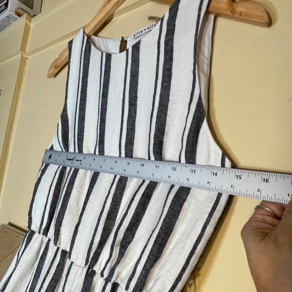 Linen Sleeveless Jumpsuit - Picture 15 of 16